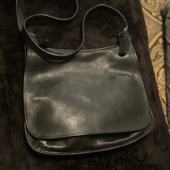 Gorgeous all leather black Crossbody - Picture 4 of 6